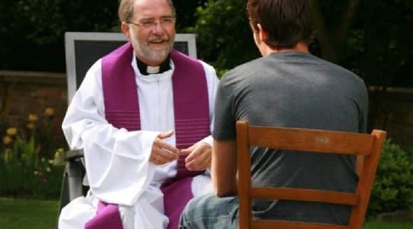 reconc�liate con dios a trav�s de la confesi�n
